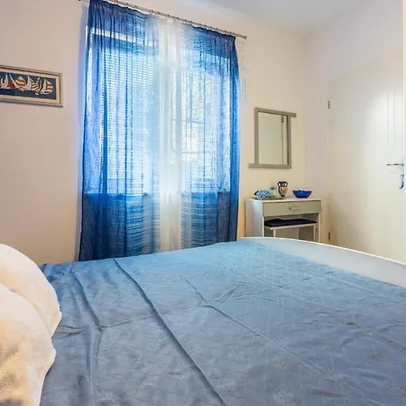 Pcelica Maja Apartment *