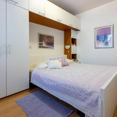 Pcelica Maja * 茨里克韦尼察